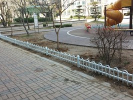 대전소재 아파트내 잔디보호 u형 300용 경계석안 백색